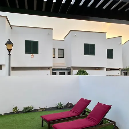 Апартаменти Maisonette Casita Faro *
